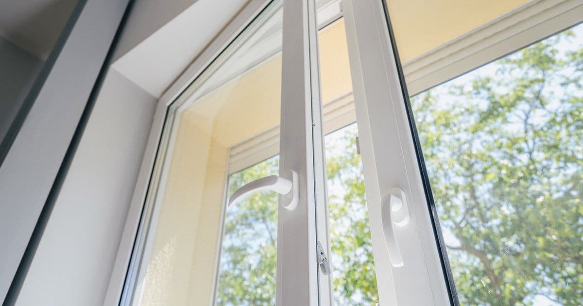 A hőveszteség rejtett forrásai: A bejárati ajtók és kisállat-ajtók titkai