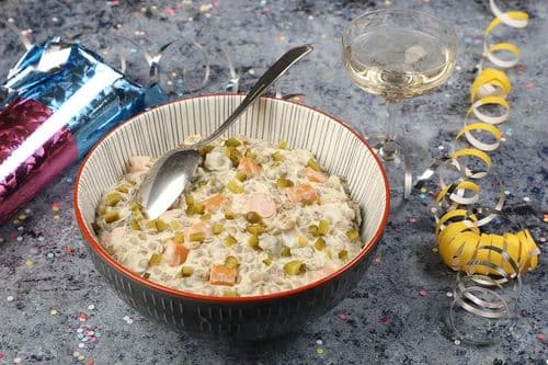 Unod a megszokott lencséket? Próbáld ki a virslis lencsesalátát!